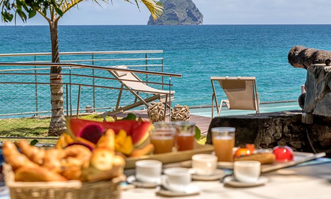 Le Diamant Villa | La Sirène du Diamant ,18 guestsnSpacious beachfront rental in Martinique :