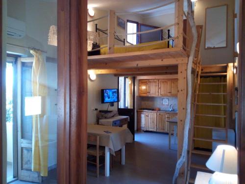 Maladroscia Apartment | La spiaggetta Maladroxia BIANCA
