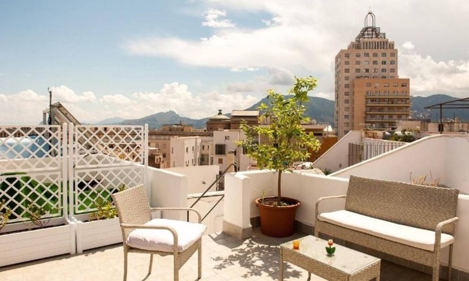 Ruggero Settimo House | La Terrazza su Palermo : Camera Matrimoniale Mansardata