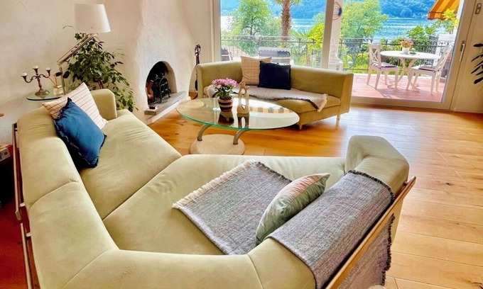 Barbengo Apartment | La Terrazza Sul Lago