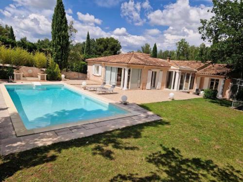 Cadenet Apartment | La Tissonnière Oasis d Exception entre Mer Alpilles et Luberon Spa et Piscine à 10 min d Aix en Provence