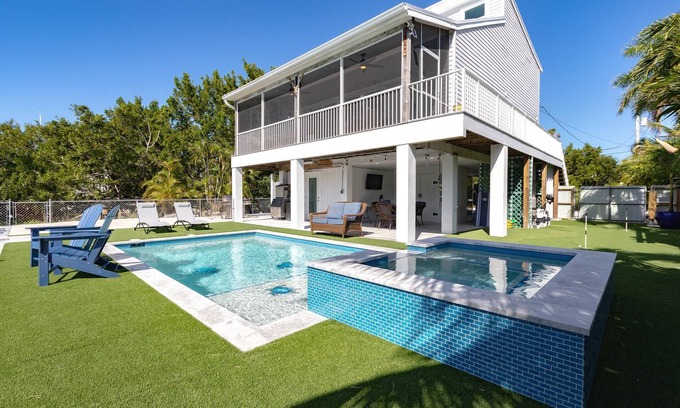 Eden Pines House | La Tortuga: Amazing 2BR Canal Front Home on Big Pine Key, Private Pool, Spa, Dockage & Dog-Friendly