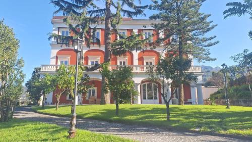 Vico Equense Resort | La Tuja Relais du Parc