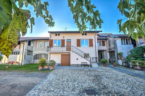 Gavirate House | La Valbinella Few Meters From Varese Lake - Happy Rentals