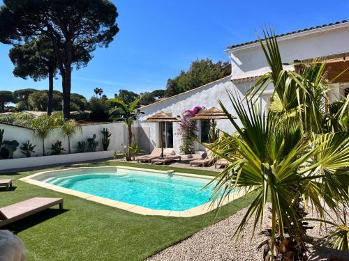 Guerrevieille Villa | La Villa les lauriers, 150 m de la mer, Grimaud, golfe de St Tropez