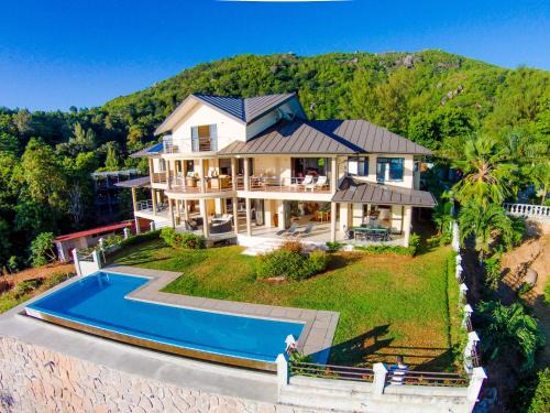 Glacis Villa | La Vue