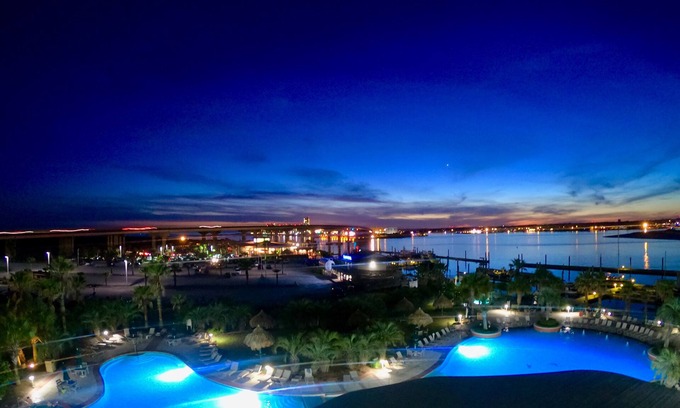 Orange Beach East Condo | Labor Day and Thanksgiving 🦃 now available! Gorgeous Sunsets! 🏖️🏖️.