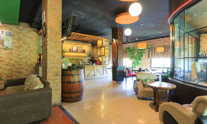 Panakkukang House | Labuana Homestay & Cafe Garden