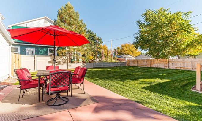 Fruita House | Ladybug III: Fire Pit, Bikes & King Suite Retreat