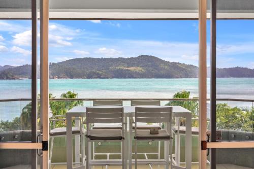 Hamilton Island Apartment | Lagoon Beachfront Lodge 206 on Hamilton Island by HamoRent