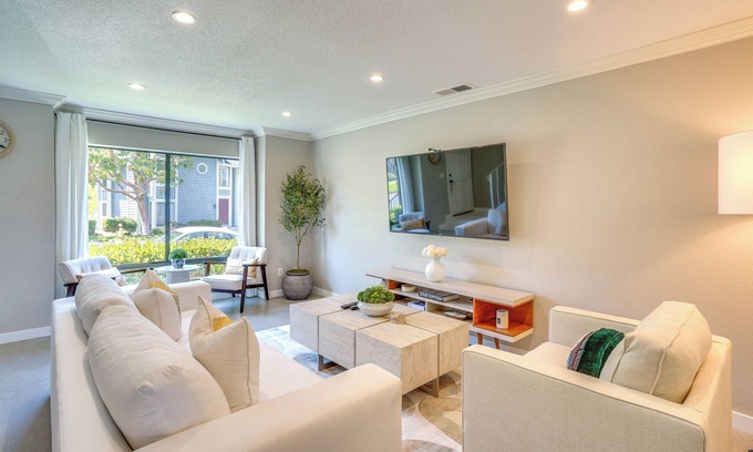 Laguna Niguel House | Laguna Niguel Townhouse w/Community Pool Access!