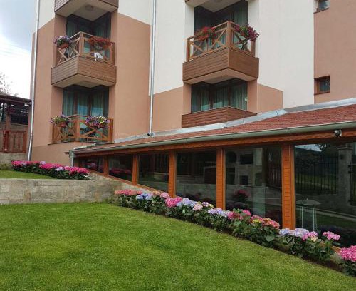Svoge House | Lakata Guest House