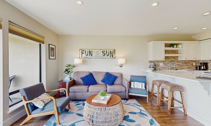 Chelan Condo | Lake and pool-view condo with beach access, 5 pools, hot tub, & balcony
