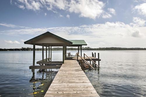 Pomona Park House | Lake Broward Cabin with Private Boat Launch and Dock!