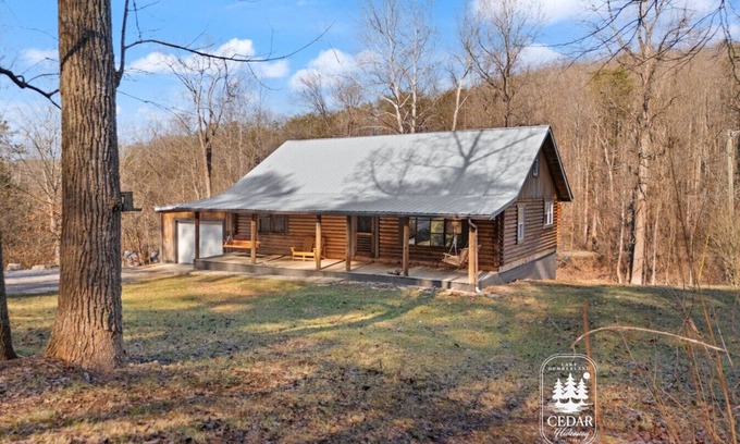 Burnside Cabin | Lake Cumberland Cedar Hideaway