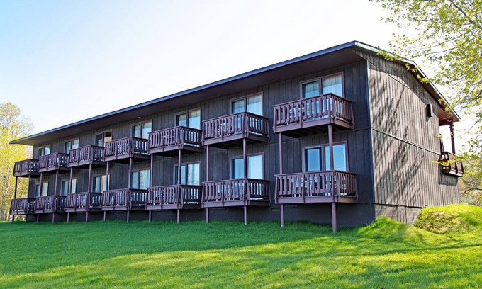 Copper Harbor Apartment | Lake Fanny Hooe Resort - 2 bed with Balcony by RedAwning