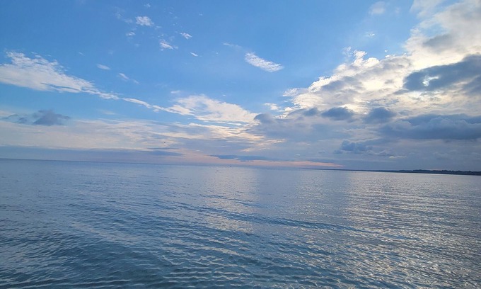 Port Stanley Cottage | Lake Front Cottages on Private Beach in Port Stanley