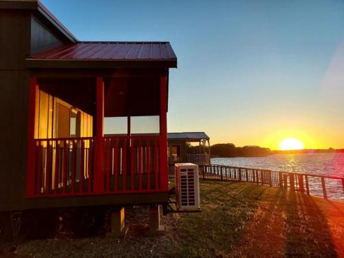 Dogwood House | Lake Front Cottage Paradise