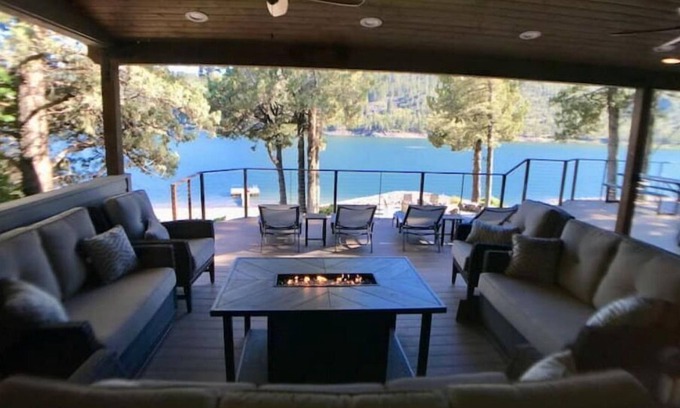 Prineville House | Lake Front House with Amazing View Near Bend Oregon