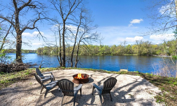 Pine City House | Lake Front on Cross Lake Trail TINY house/Kayak/Bike
