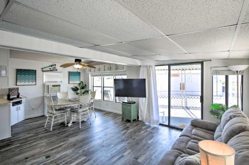 Lake Havasu City House | Lake Havasu Home with Resort Perks, Walk to Lake