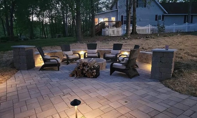 Henrico House | Lake House home year round with all of the amenities. Pos avail Pontoon boat.