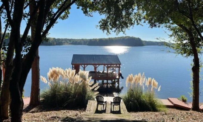 Sherrills Ford House | Lake House w/private dock, gym, and hot tub