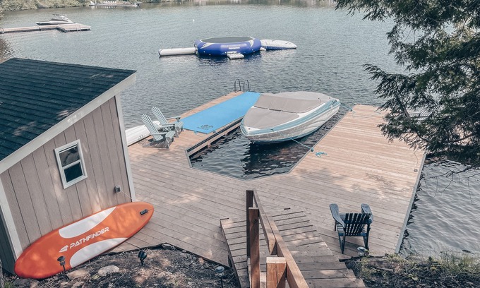 Lake of Bays Cottage | Lake of Bays 4bdrm Water Front Family Oasis! End Of The Road, Ultimate Privacy.