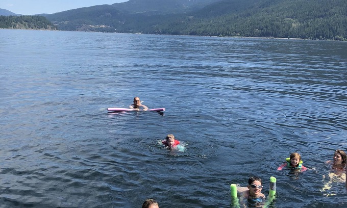Sicamous House | Lake Side, Private Beach, Boat Slip, Gated Community on Mara Lake, BC