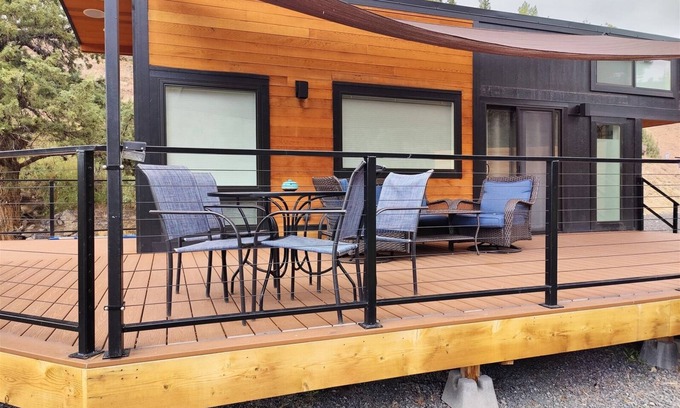 Madras House | Lake Simtustus Resort Juniper Hill Tiny Home #11 - Hot Tub