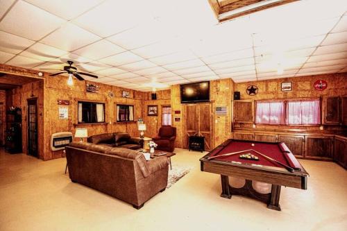 Pottsboro House | Lake Texoma's Barn-dominum in Pottsboro