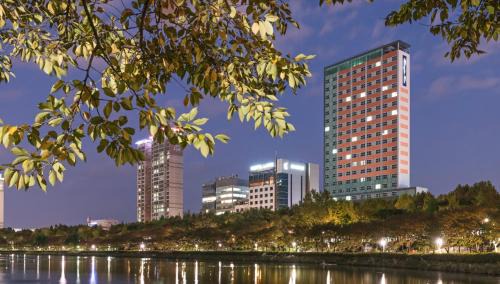 Seokchon-dong Apartment | LAKE VIEW LOFT JAMSIL