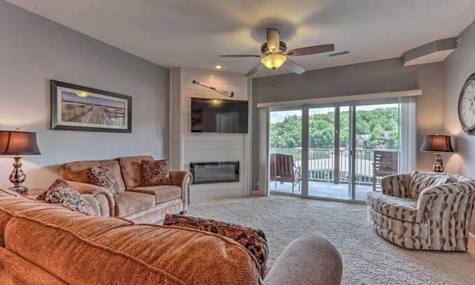Camdenton Condo | Lake View, Pool Access: Idyllic Camdenton Condo!