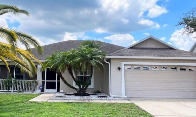 Crescent Lakes House | Lake View - South Facing Pool & Spa - Game Room - Nr Disney - Quiet Community