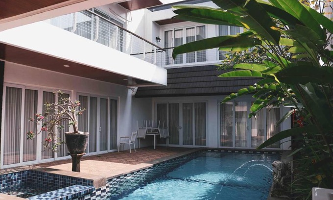 Bogor Selatan Villa | Lake View Villa Rancamaya by The Ordinary