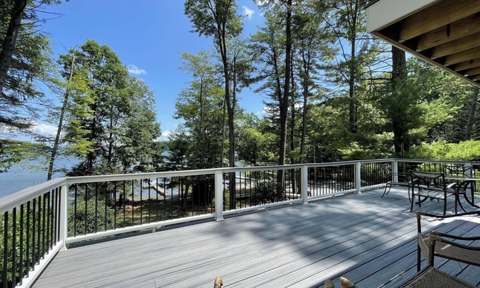 Tafton Ski Chalet | Lake Wallenpaupack Lakefront home - Sleeps 8+ w/Private Boat Dock!