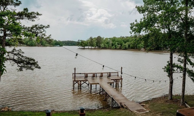 White Oak House | Lake Wateree Home W/Covered Porch, Sunset Views & Dock