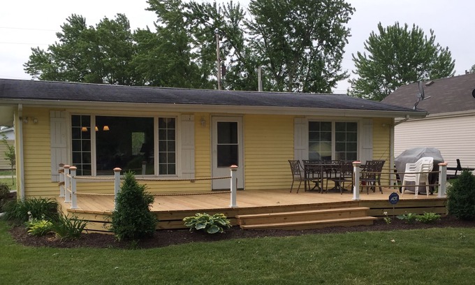 Syracuse Cottage | Lake Wawasee channel front cottage, limited in season avail NOW family friendly