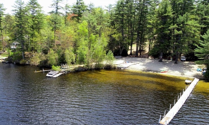 Moultonborough Cabin | Lake Winni 2 bedroom plus den - large sandy beach, kayaks at Deepwood Lodges