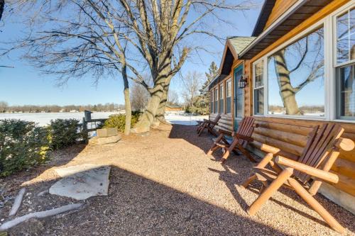 Cecil House | Lakefront Cabin with Shared Beach in Cecil!
