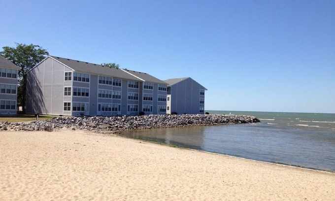 Port Clinton Condo | Lakefront Condo - Pool open after Labor Day, Private Beach, Walk to Jet Express!