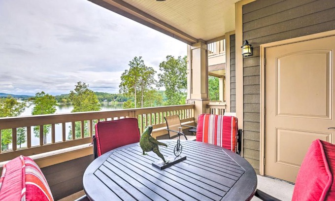 Talladega Apartment | Lakefront Condo with Community Pool and Boat Dock