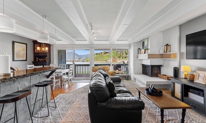 Dillon Condo | Lakefront Condo with Marina Access & Stunning Mountain Views!
