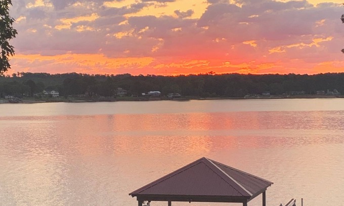 Ridgeway Cottage | Lakefront Cottage on Lake Wateree with Dock for Fishing, beautiful views & more!