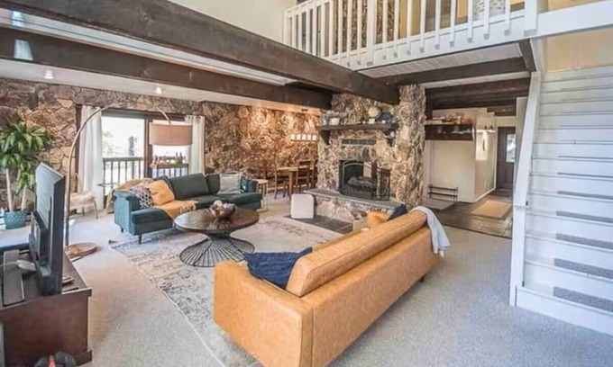 Lake Ariel Cabin | LAKEFRONT Cozy Cabin With Dock & Amazing view in The Poconos