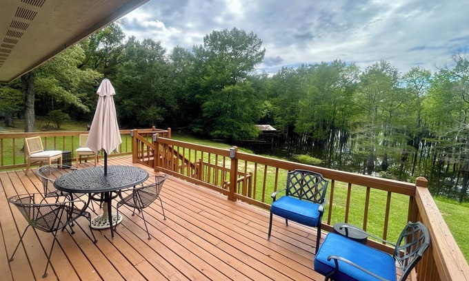 West Monroe House | Lakefront Getaway, The Perch-Deck, Grill, Fire Pit, Fun!