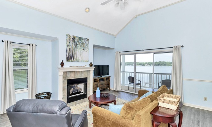Dadeville Condo | Lakefront Getaway with Stunning Western Views – Sleeps 6!