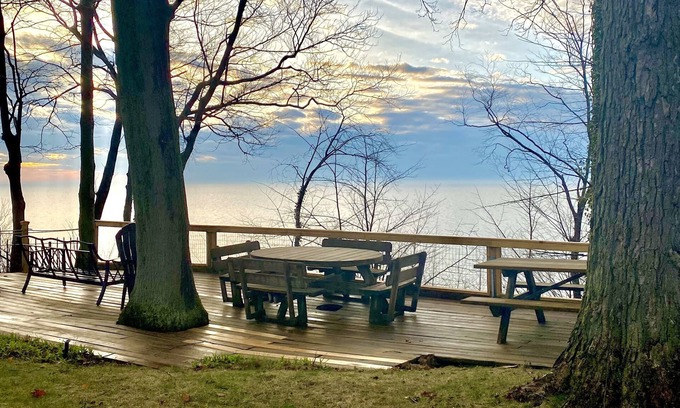 Erie House | Lakefront Home with Breathtaking Views