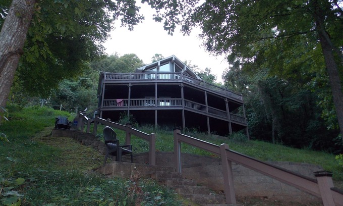 Jacksboro House | lakefront home with, Covered Dock, Quiet cove, Firepit, High Speed Internet, DTV