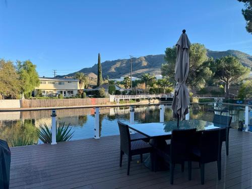 Agoura Hills House | Lakefront House With Breath Taking Views